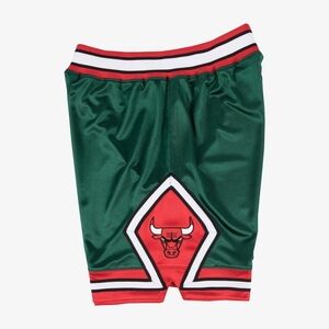 Mitchell and Ness Chicago Bulls Shorts Green Medium Men's